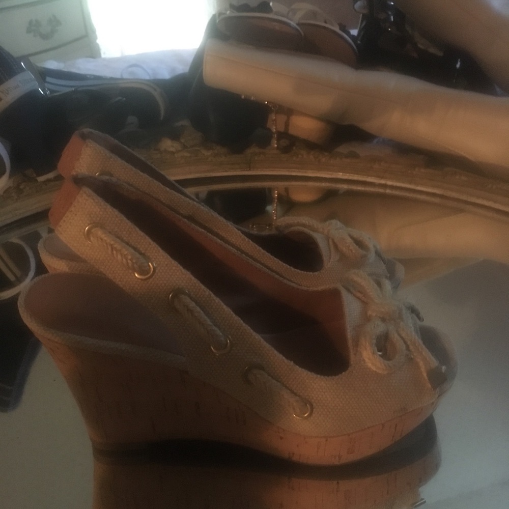 Size 4 Franco Sarto Natural Canvas platform heels